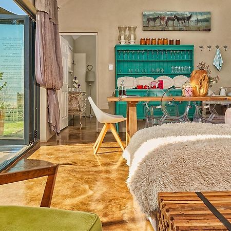 Lola'S Self Catering Accommodation คลาเรนส์ ภายนอก รูปภาพ